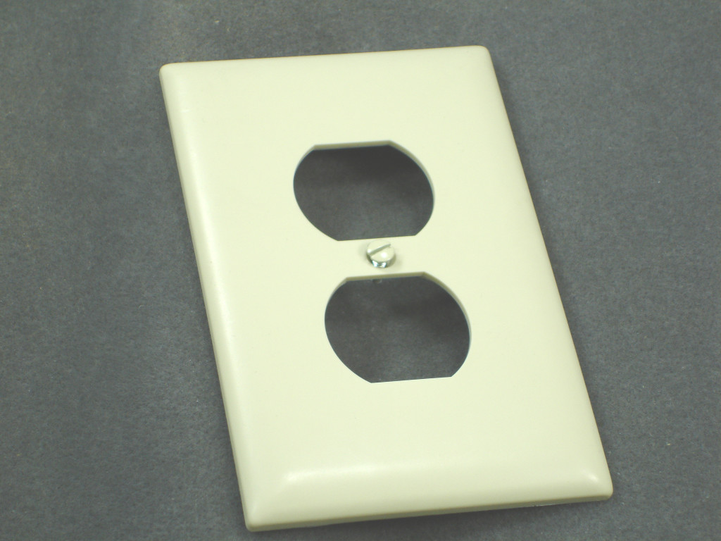 RECEPTACLE PLATE DUPLEX Royal Durham Supply